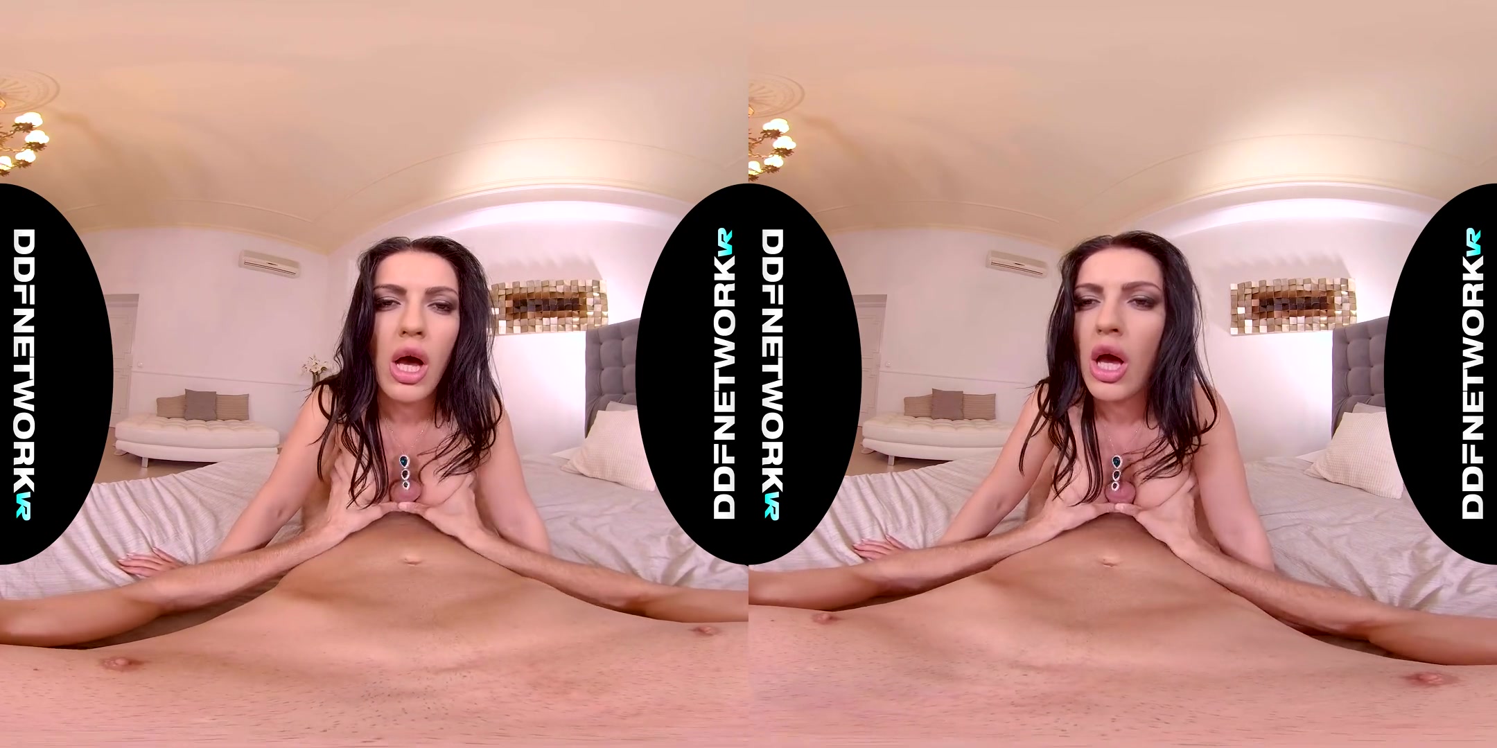 Tinder Date Ends in Hardcore Sex - Big Tits MILF Hardcore in Bed