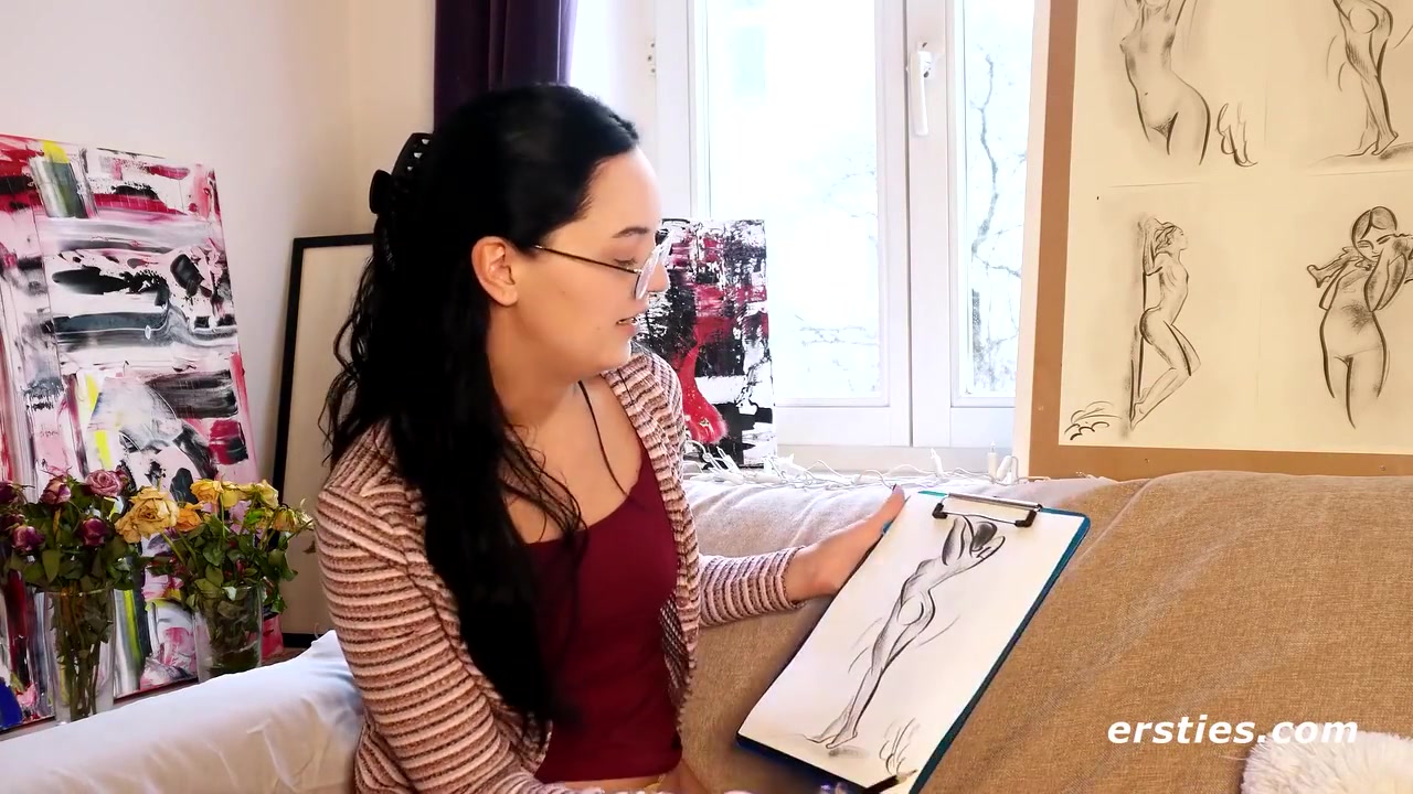 Artistic Babe Plays With A Dildo To Orgasm
