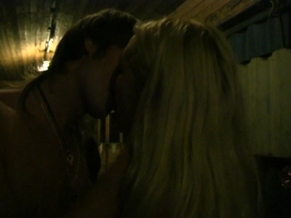Logan in home sex vid showing a gal giving bj under shower
