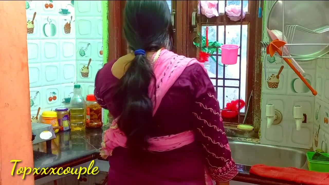 Hot Maid Fuck In Kitchen. कामवाली बाई की किचन में चुदाई।