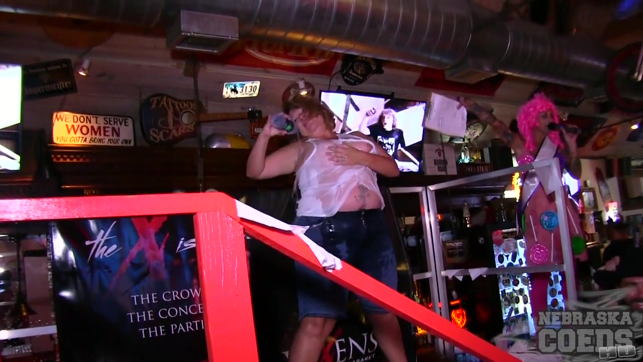 Skin To Win Twerk Contest At Tattoos Scars Saloon Key West Florida Fantasy Fest 2018 - NebraskaCoeds