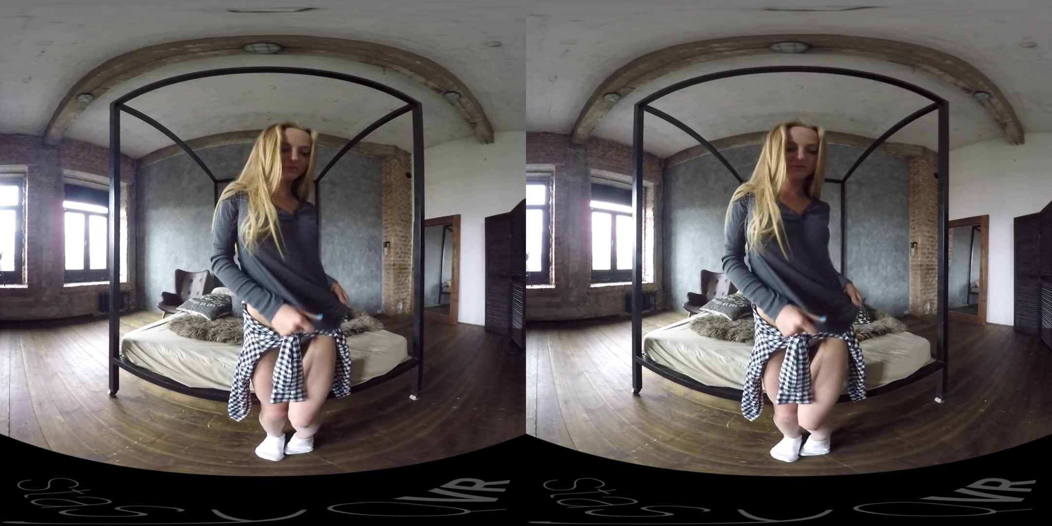 Blonde Dances and Strips - StasyQVR