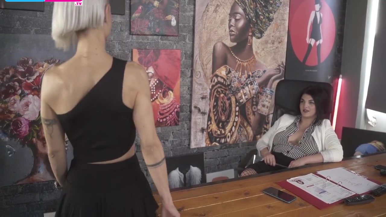 My Lesbian Horny Boss Fuck Me With Strapon