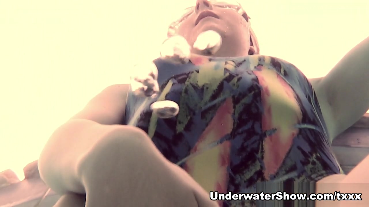 Amfibia Emie Video - UnderwaterShow