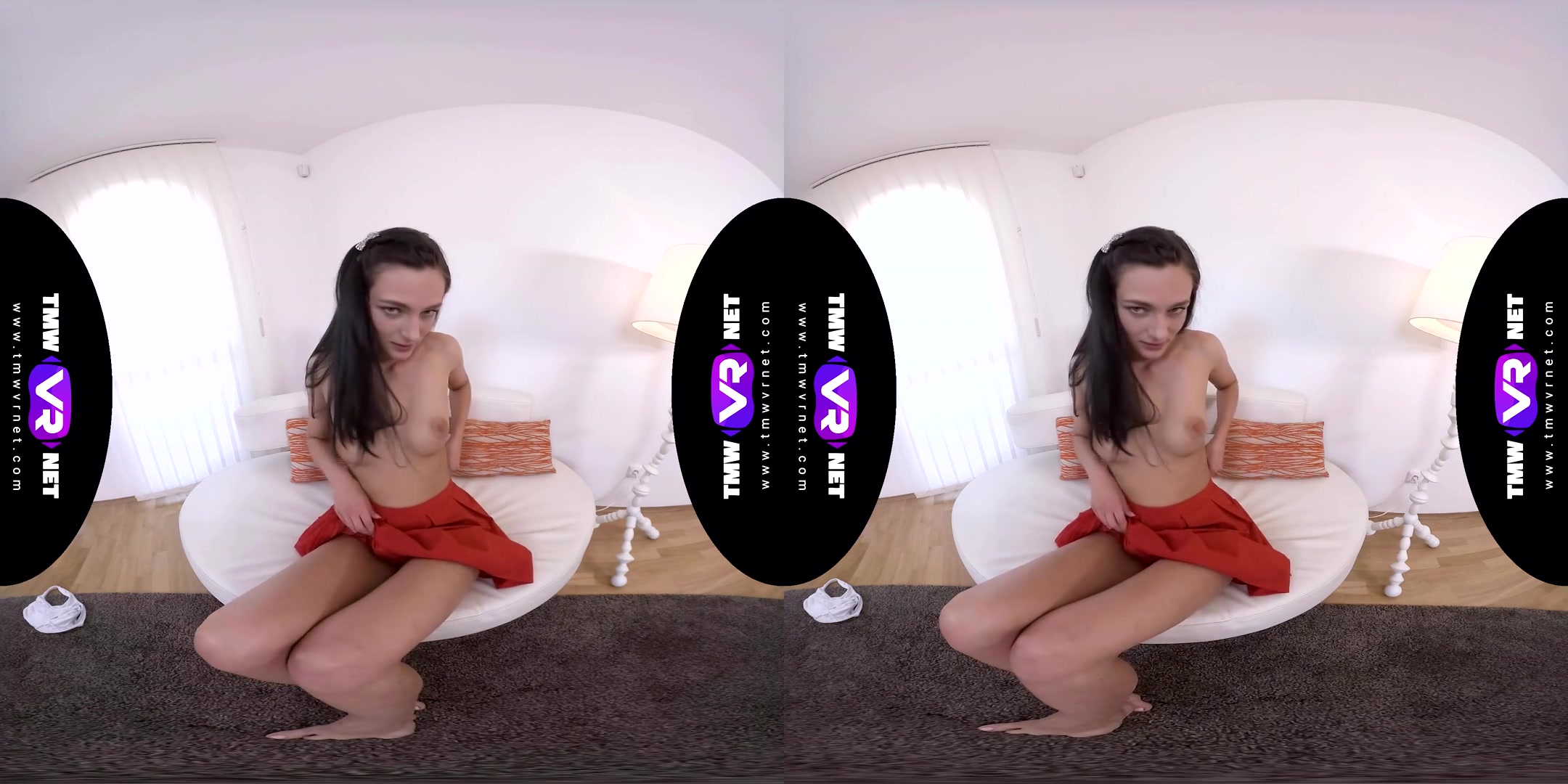 Lee Anne in Self-fuck of a Gorgeous Brunette - TmwVRNet