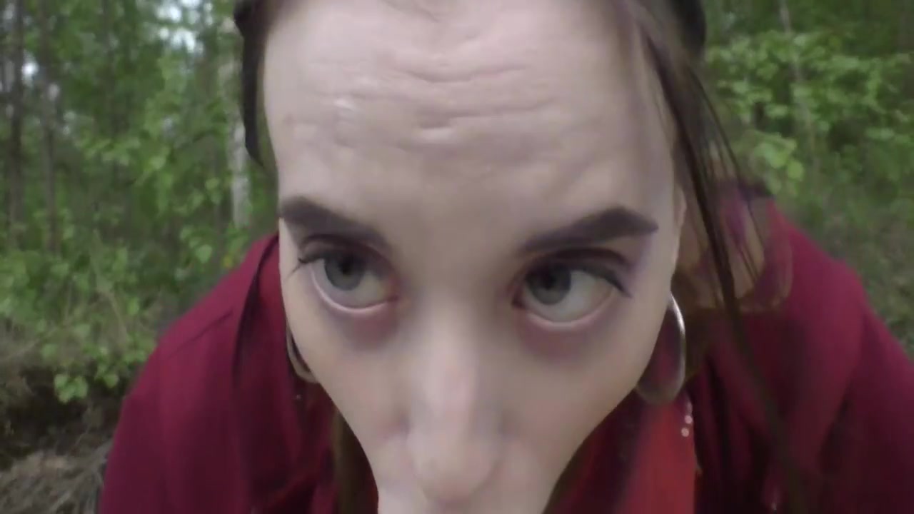 Girlfriend Sucks My Dick In The Middle Of The Forest And Swallows Cum 6 Min