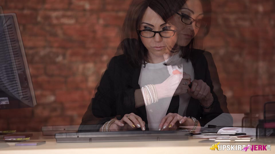 Rose "Secretary Fantasy" - UpskirtJerk