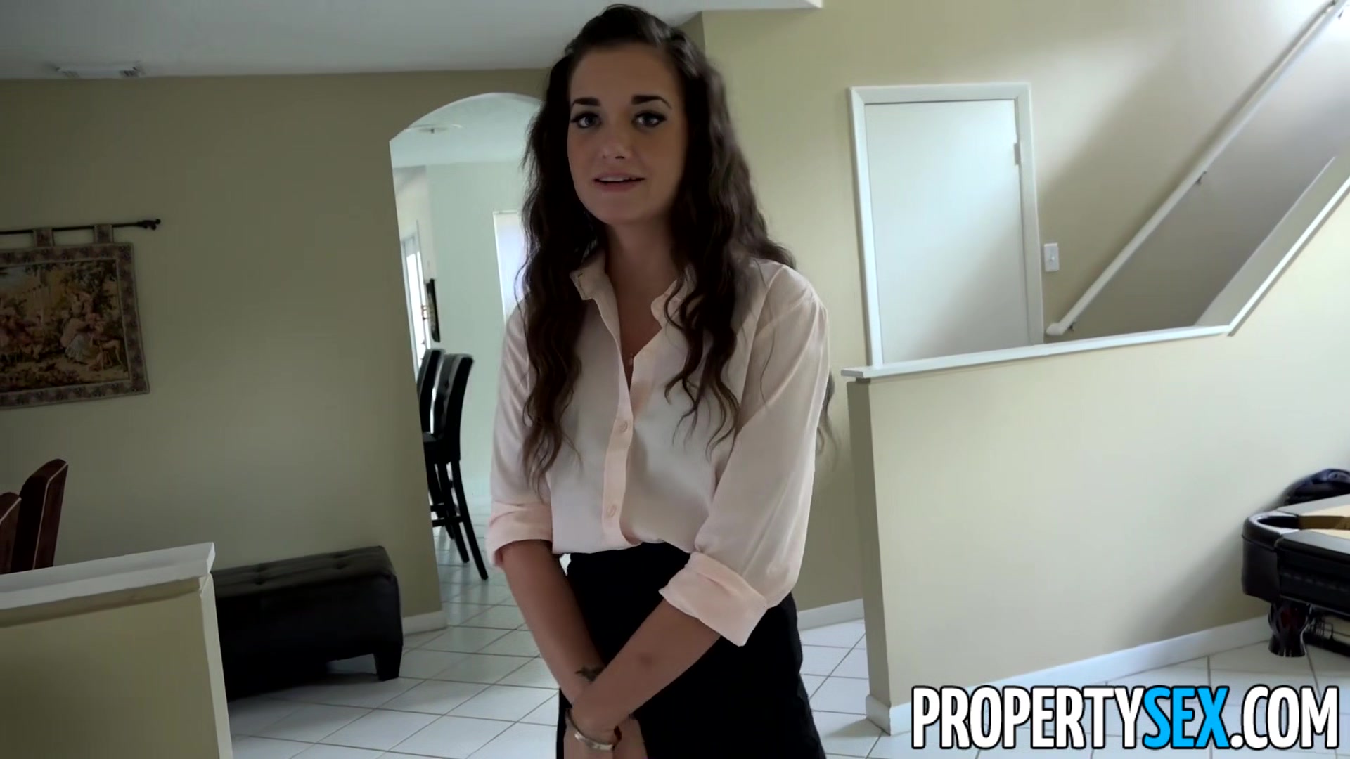 Real Estate Agent Gia Paige Bangs Homebuyers Big Dick