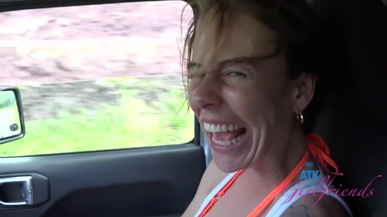 Gfe Vacay With Super Hot Beach Babe Blowjob In The Car With Summer Vixen