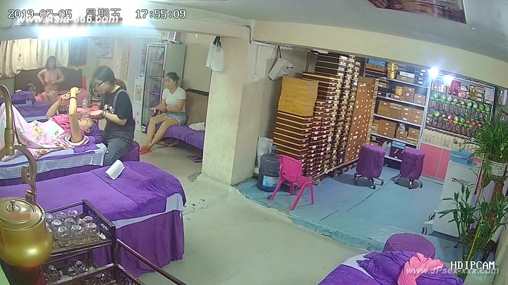 Hackers use the camera to remote monitoring of a lover's home life.375