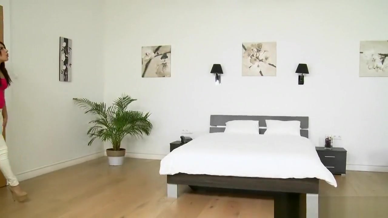 Reality Kings - teen 18+ does splits on a dick for free rent