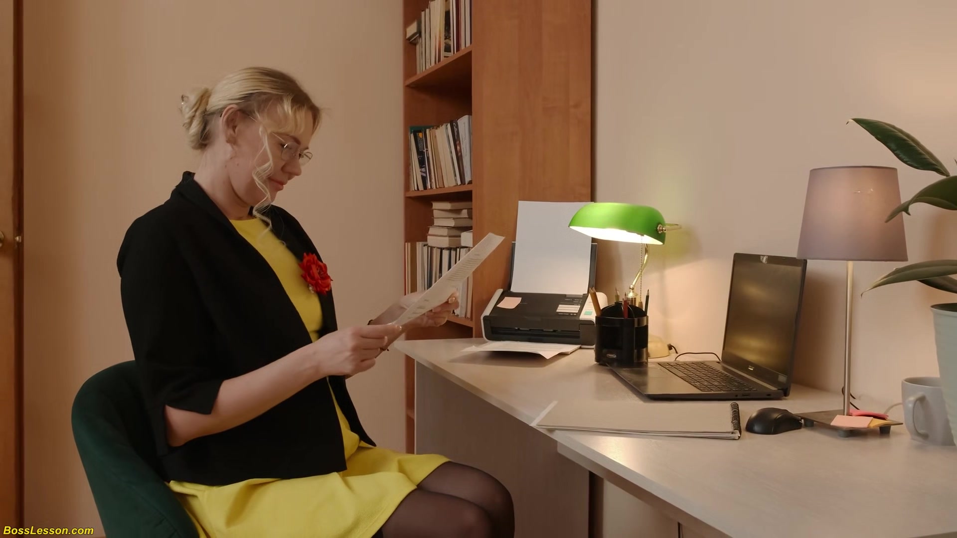 Secret Fantasy Of The Secretary Becomes Reality