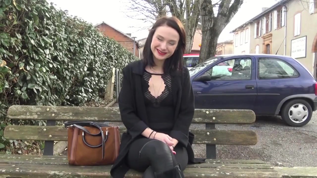 Melany, 26, excels in the art of threesomes! - Jacquie et Michel TV