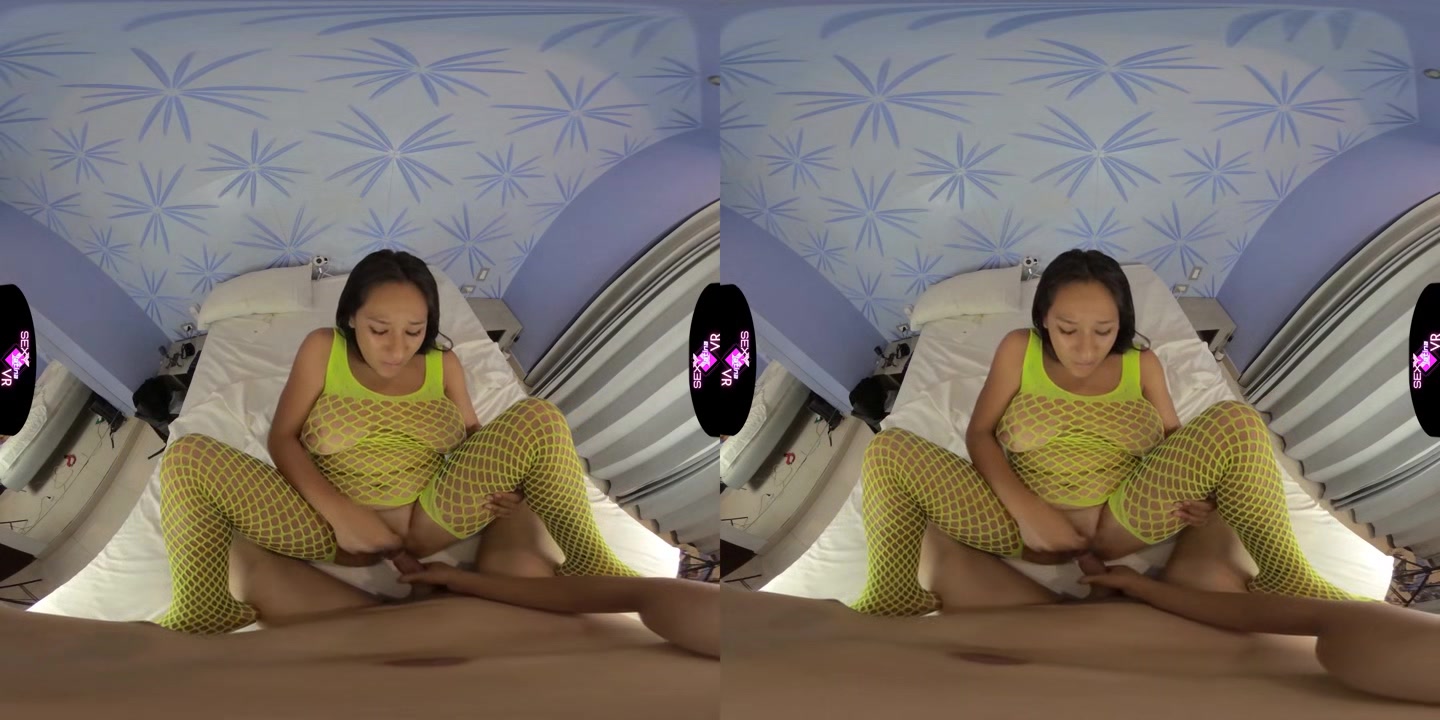 Lit Up Squirt - BigAssLatinaVR