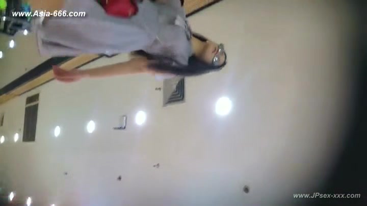 peeping chinese amateur upskirt.24