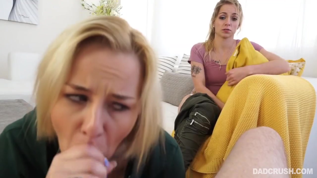 Natasha Blake, Alana Summers And Lana S In Dude Makes And To Blowjob His Dick In Turn