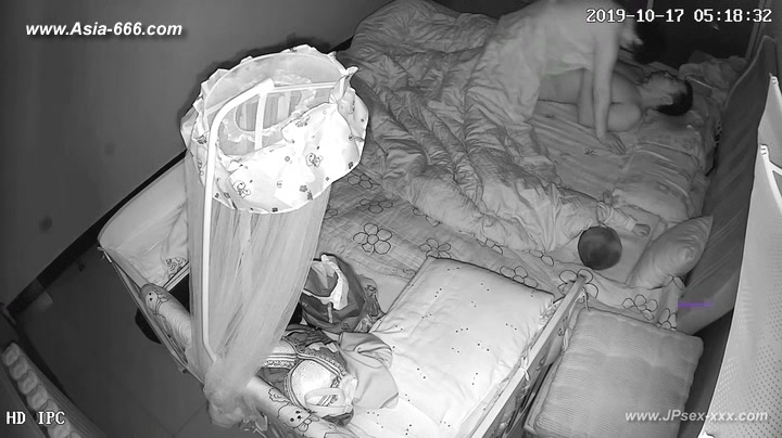Hackers use the camera to remote monitoring of a lover's home ***_2