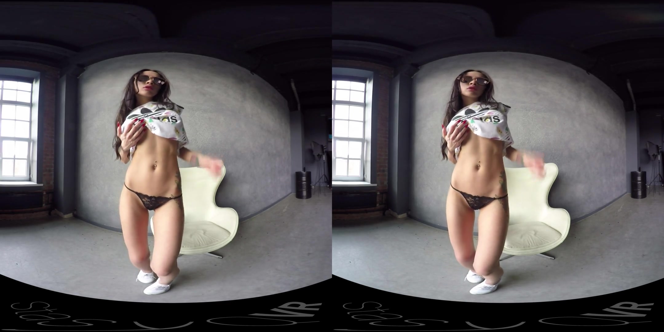 Sporty Brunette Gets Naked - StasyQVR
