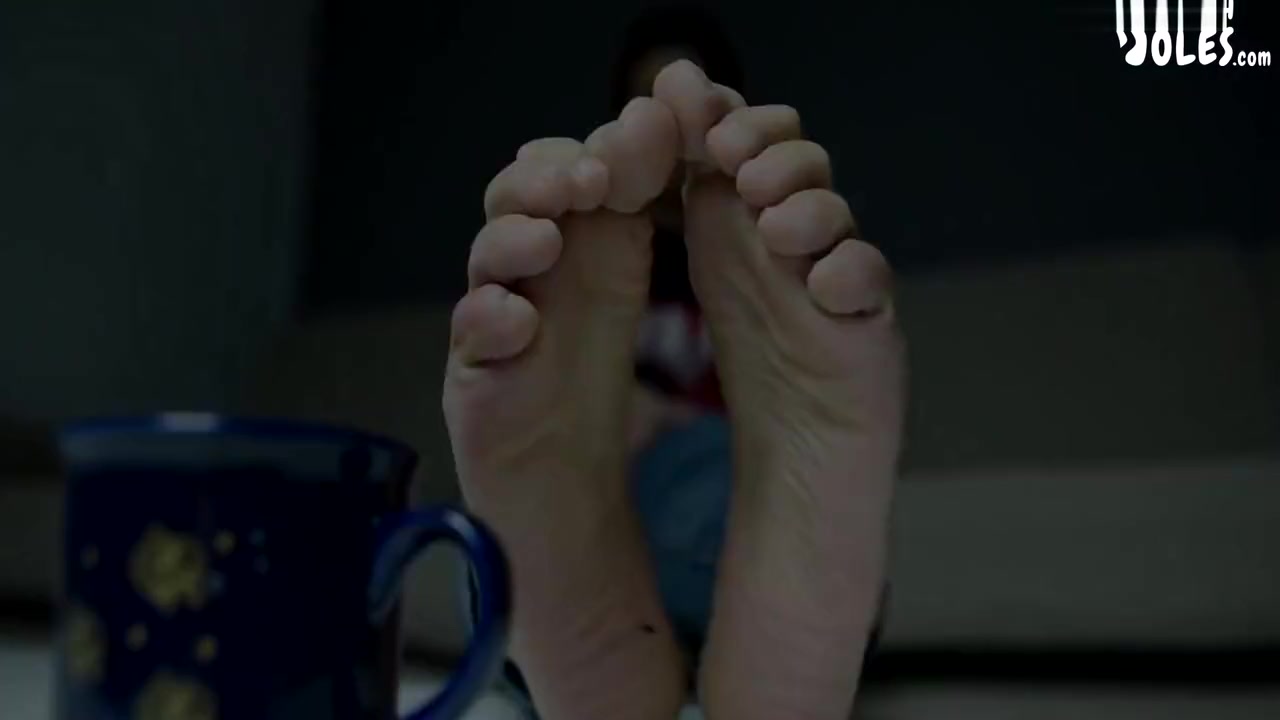 Video Chat With Sexy Feet Of Your Girlfriend Toes)