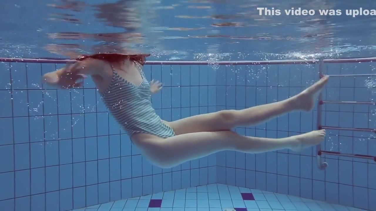 Hot Underwater Chick Libuse Naked And Hot
