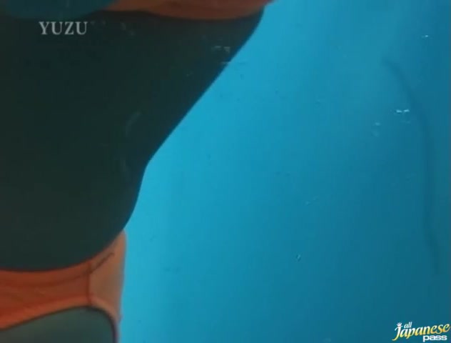Hot girls Mai Sakurai and Rara Motofuji in bikini playing at the pool