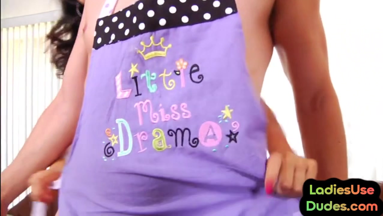 Apron sissy strapon pegged by group of dominant babes