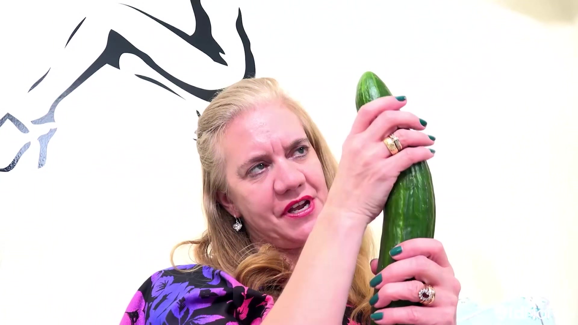 Mature Czech Blonde Mom Masturbating with Sextoy OLDNANNY