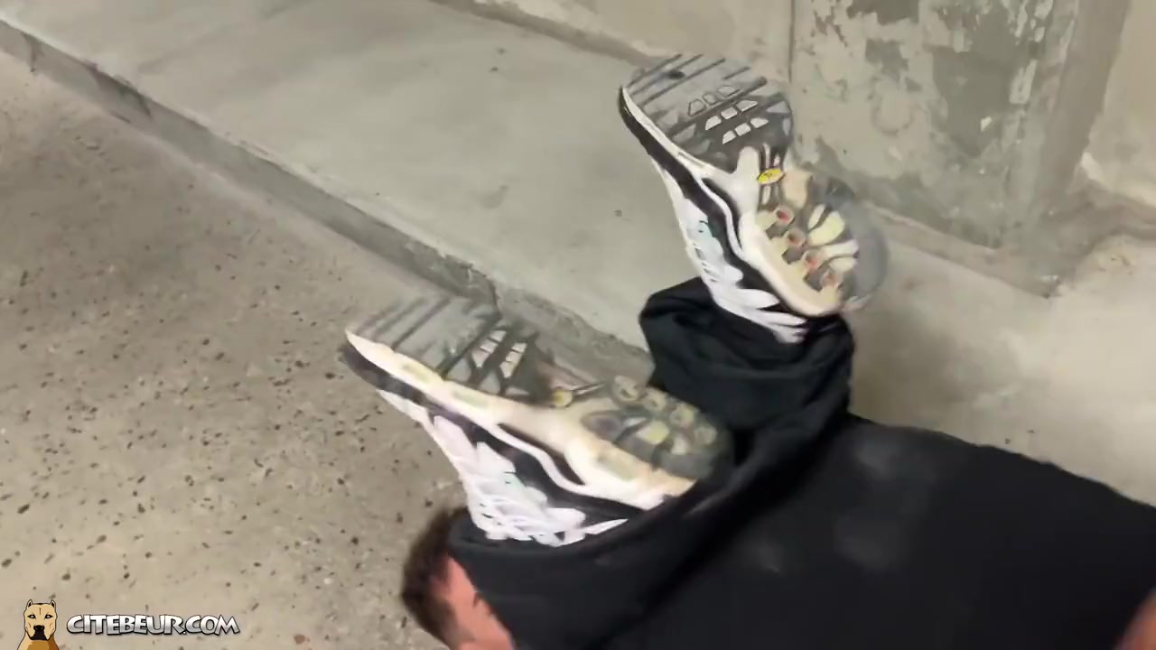 Dom Arab Fucks Twink In Parking