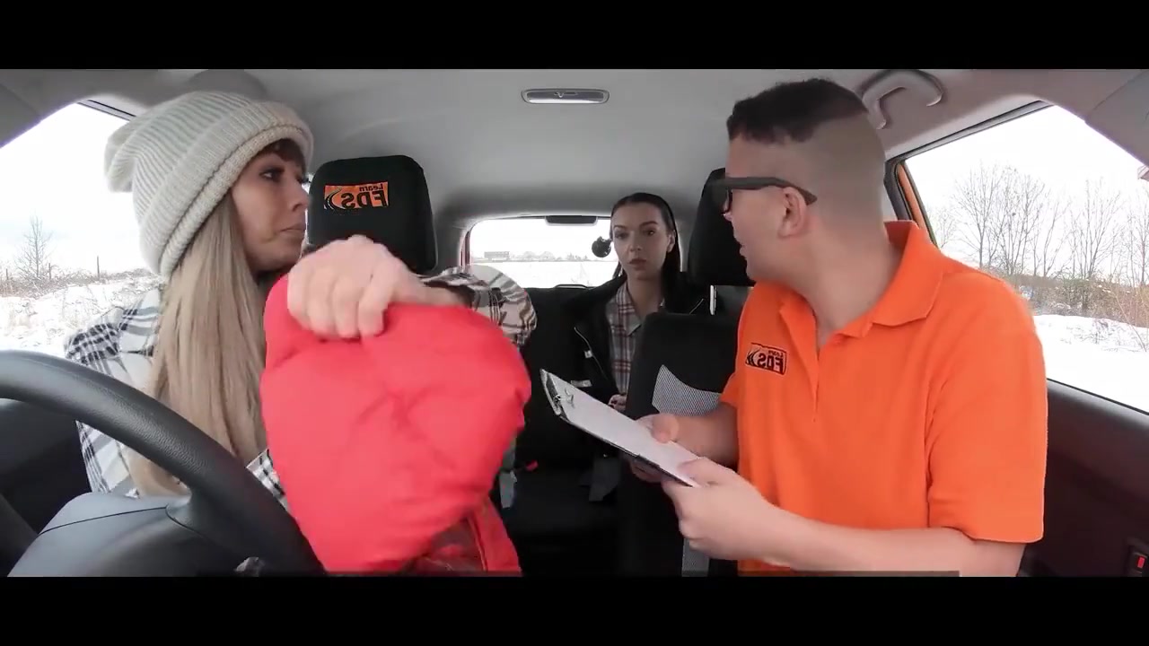 New Dominno Stuck Between Snow And Big Tits 23.05.2021 - Lady Gang