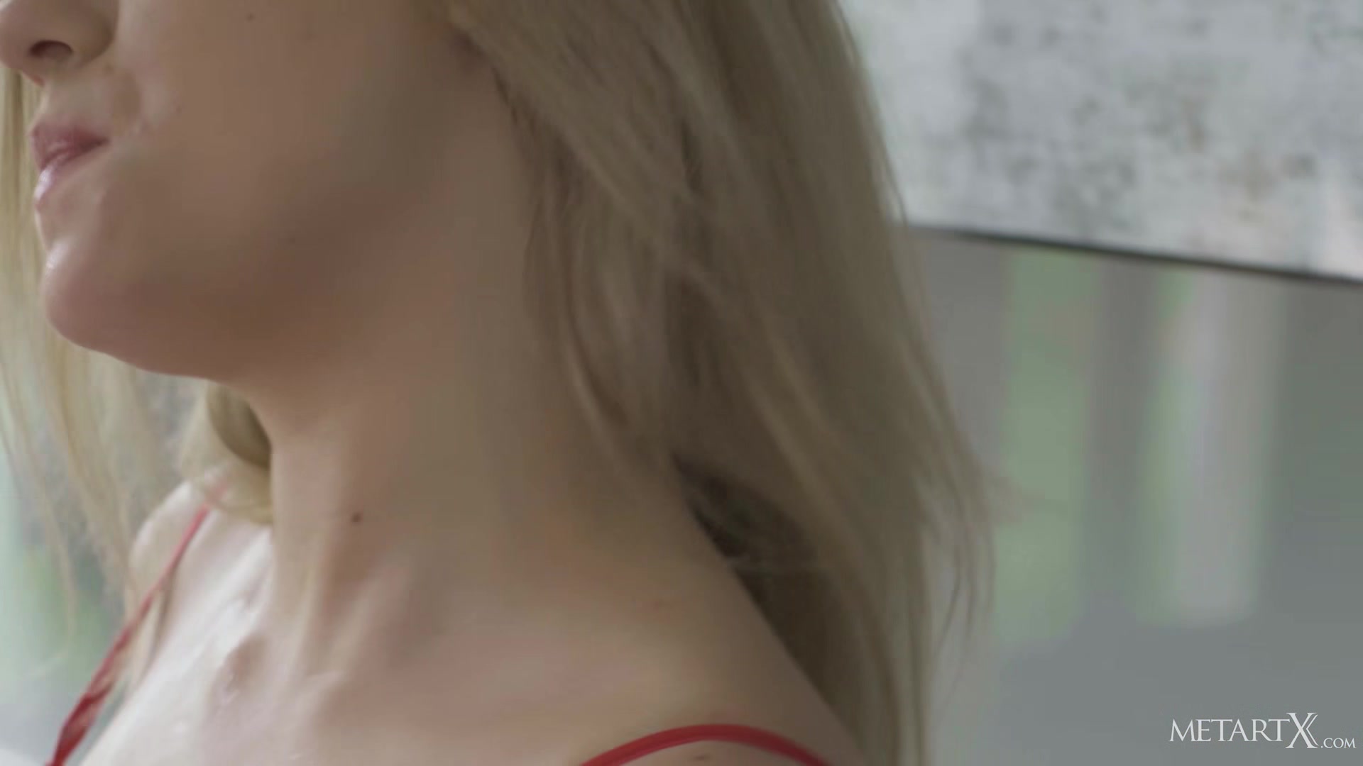 Housewife 2 - Kata Fire - MetartX