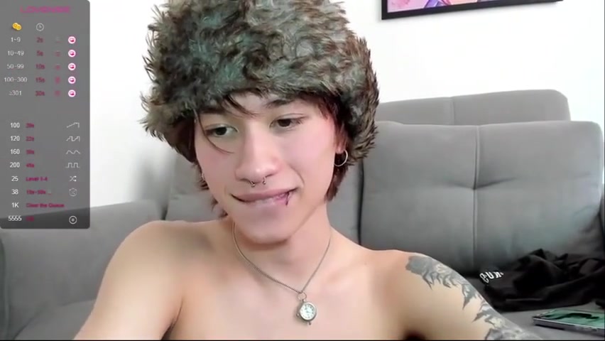 Sweet Twink Cumming Cam Show