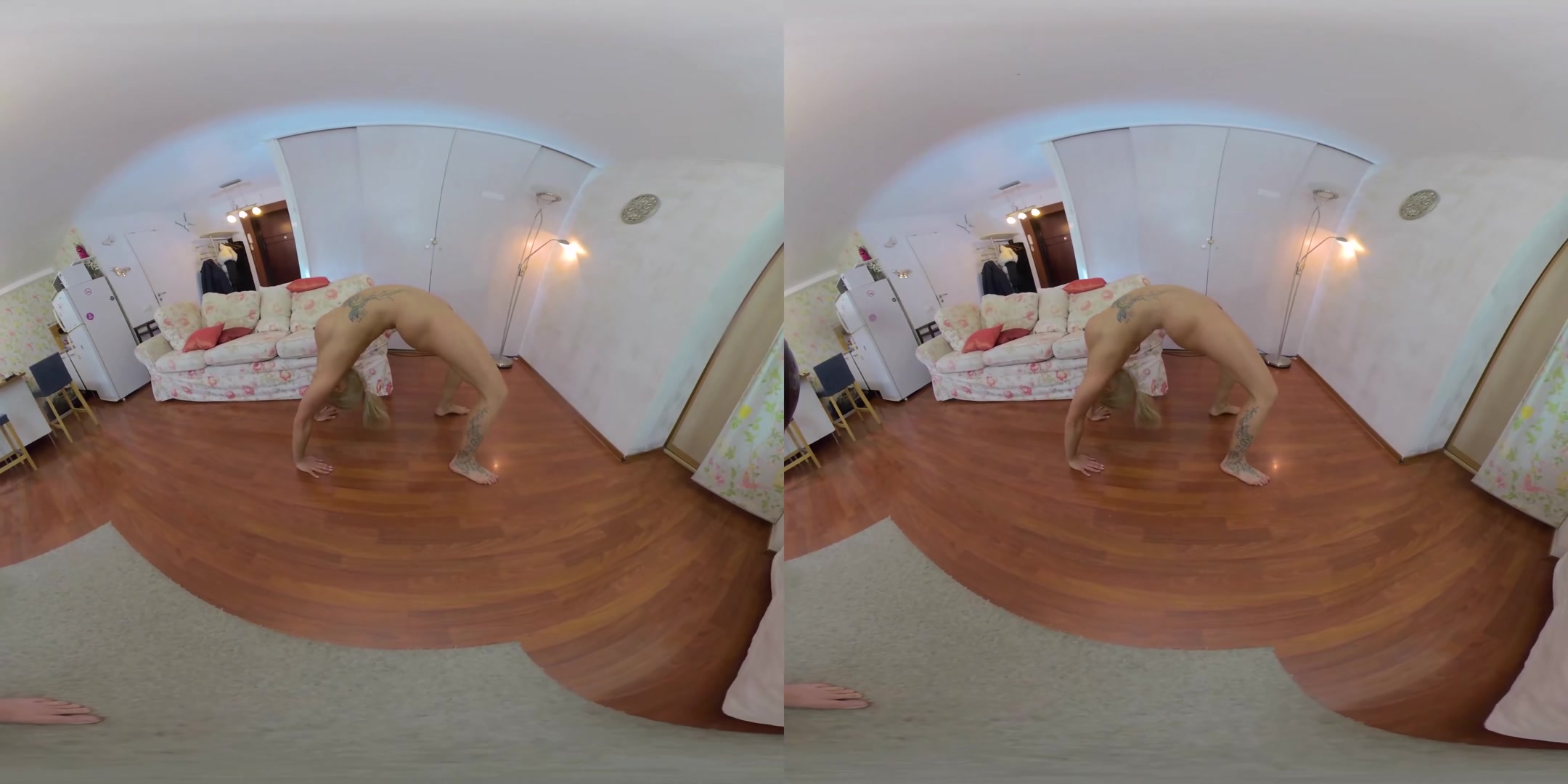 Hot Muscule Flexy Blonde Milf Lulu Electra Does Gymnastics - VRmodels