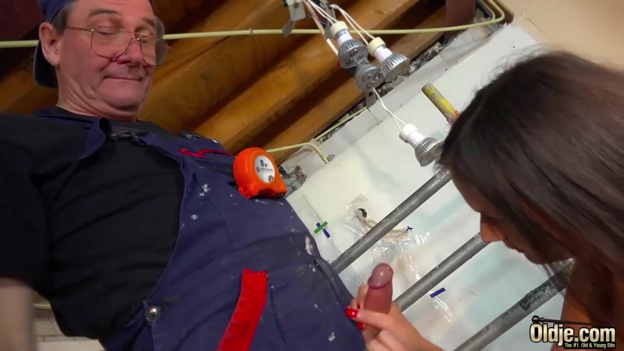 Old Worker Joe electrician fucks teen 18+ Intern at work