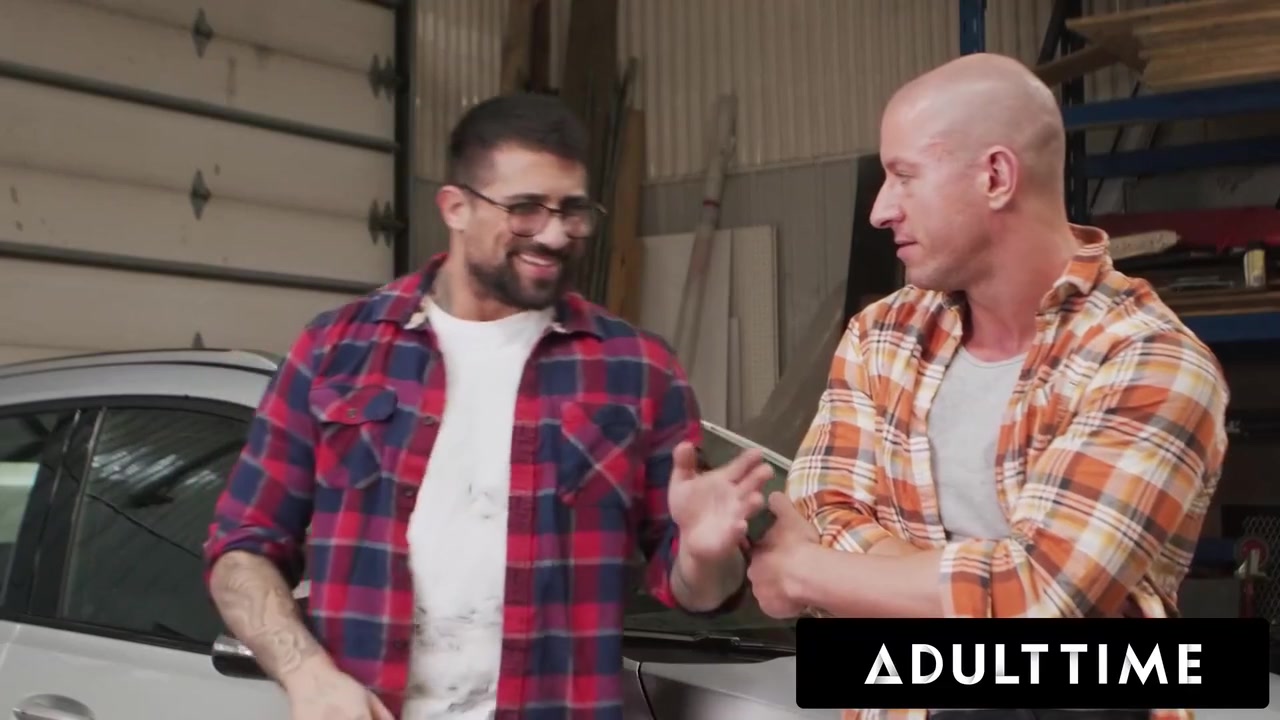 Straight Hunks Fuck During Car Repair