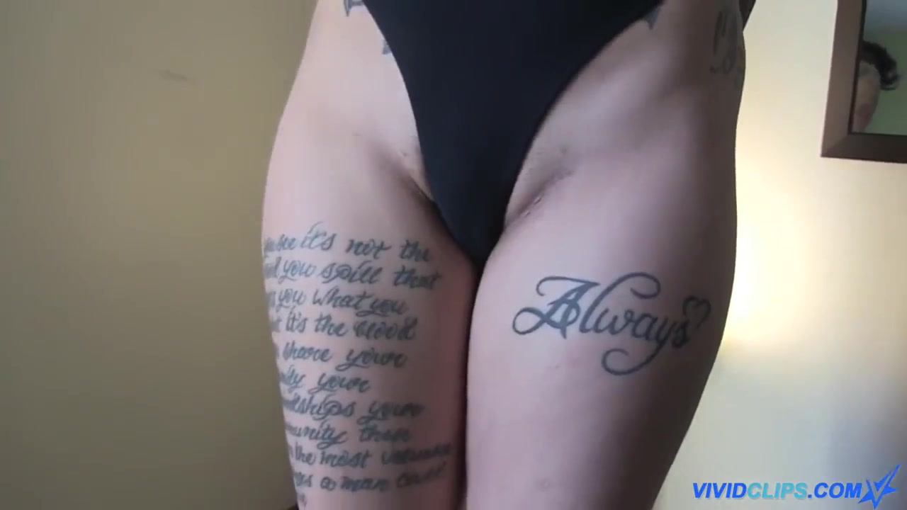 Two Tattooed Lesbians Enjoying Strapon Dildo
