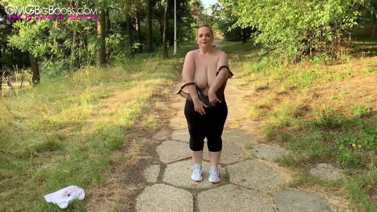Mia Flying Tits Outside