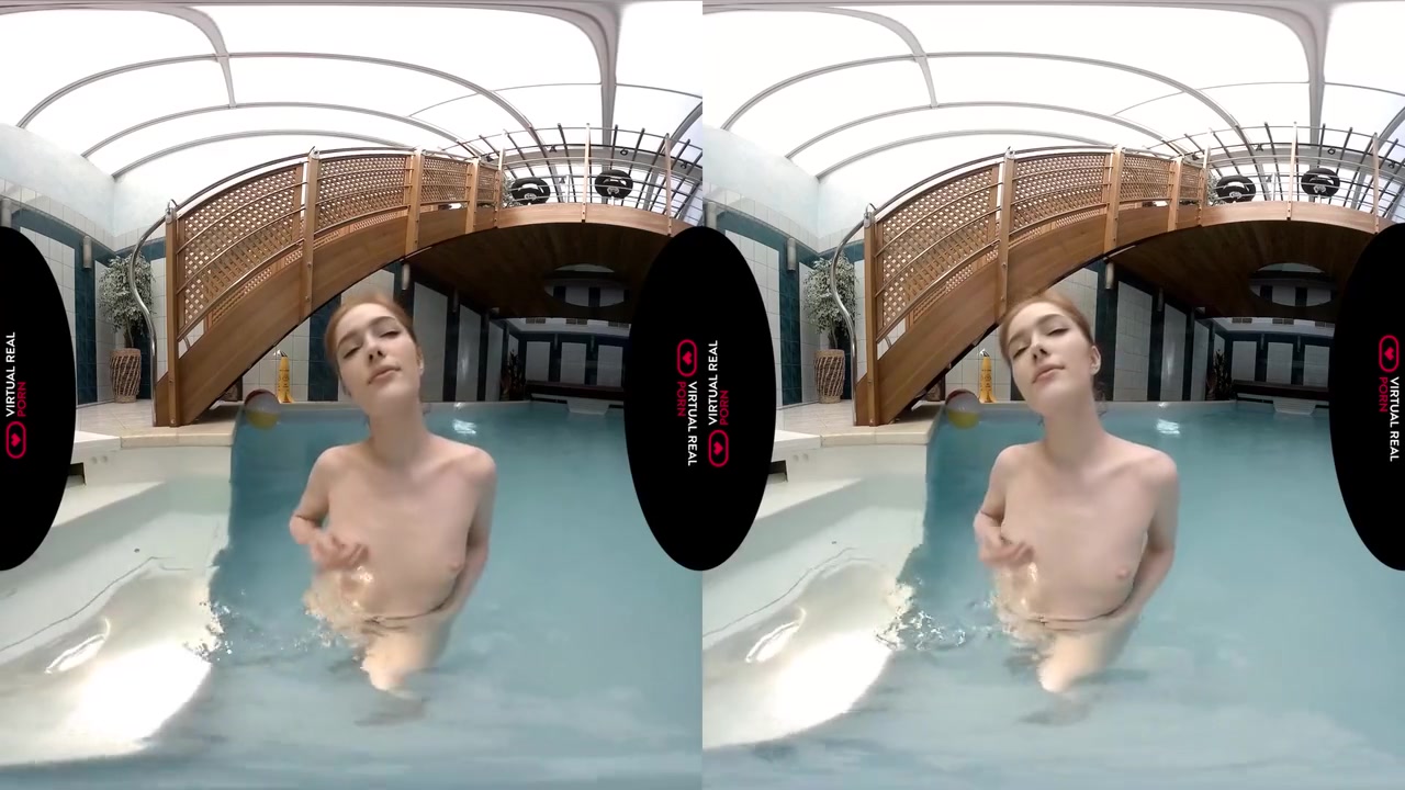 Mysterious Present - Virtual Reality And Jia Lissa