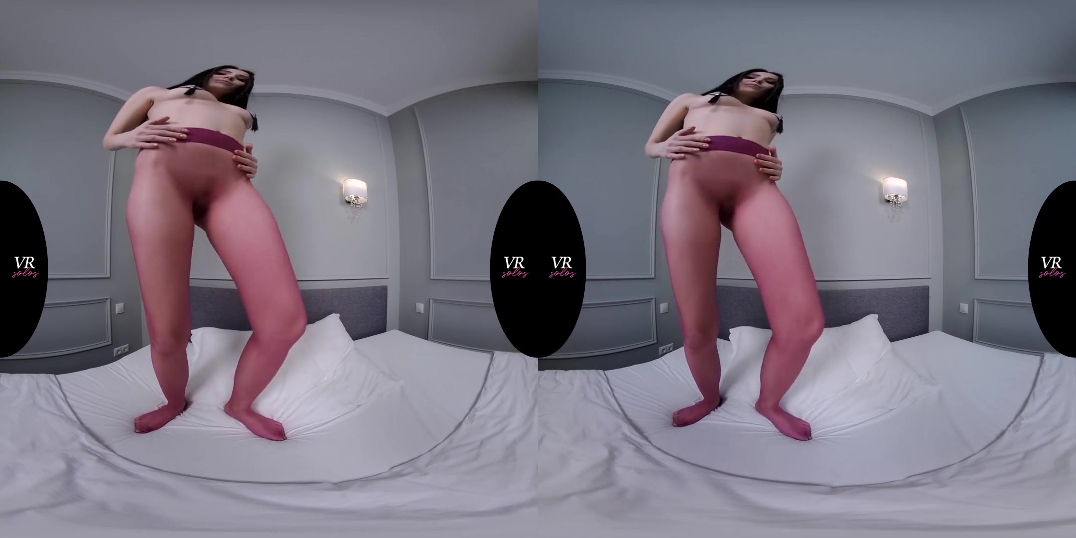 Vanessa's First VR Experience - SexLikeReal