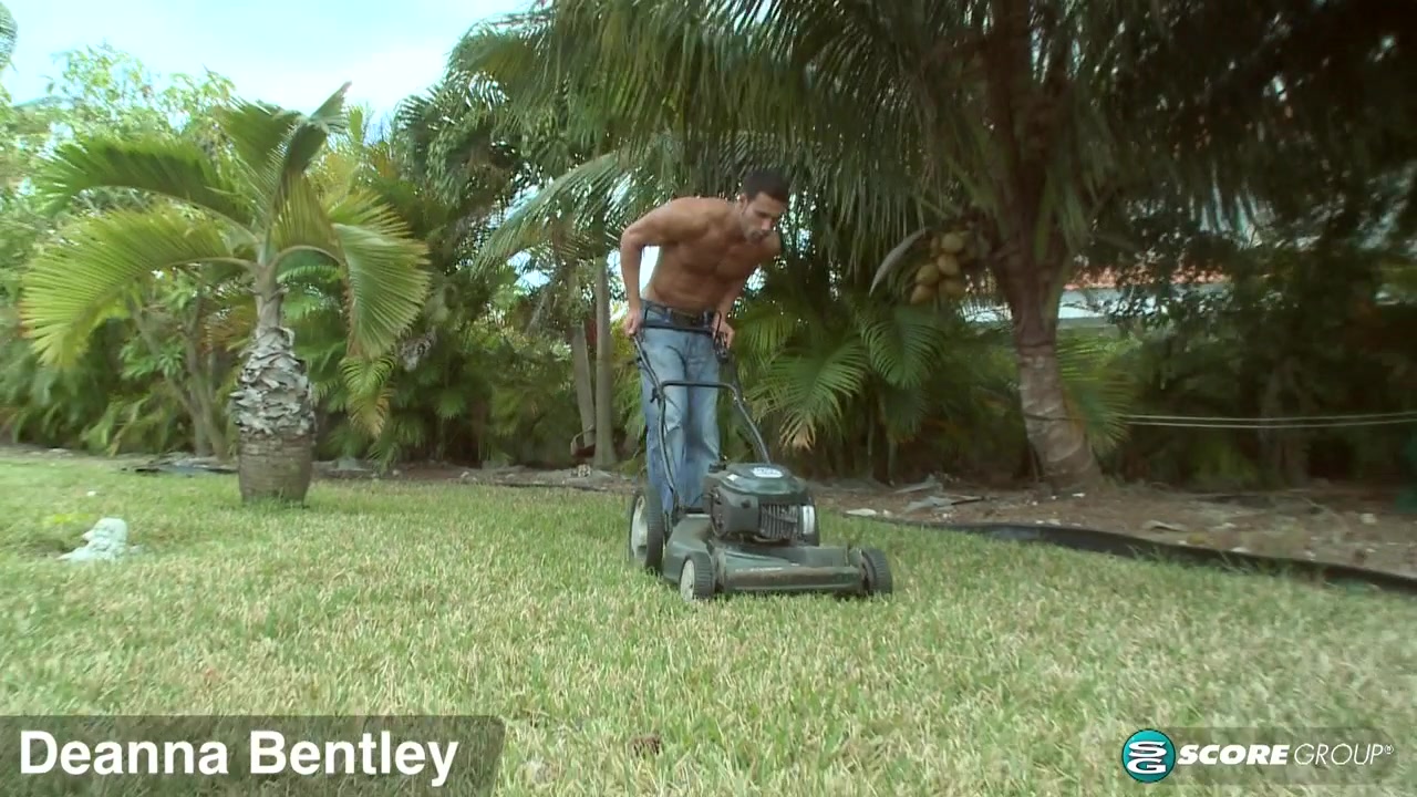 The Gardener Plows Deanna's Ass - AnalQts