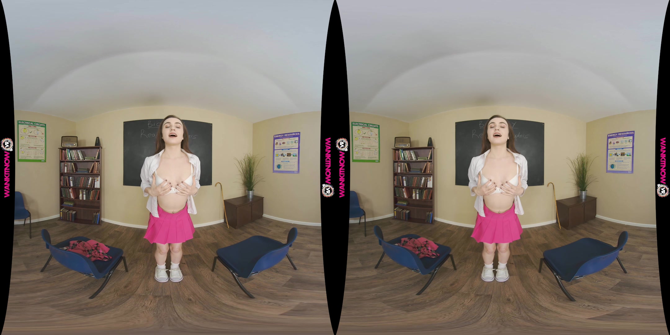 Send Nudes featuring Lola Rae - WankitNowVR