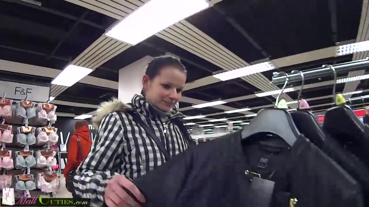 Two girls on public have sex for shopping free