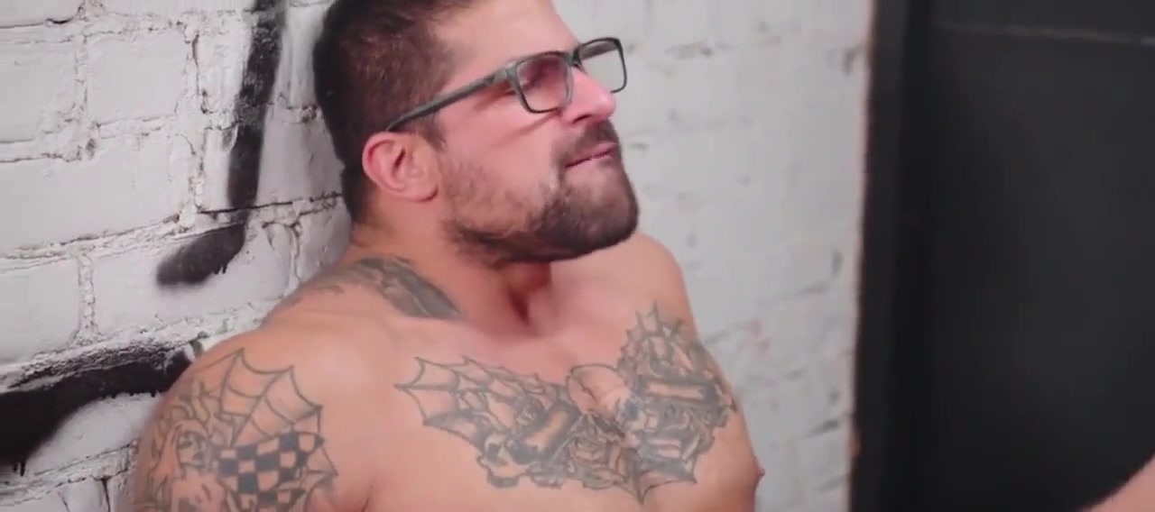 Teddy Torres, Gay Porn And Ryan Bones - Burly Businessman Dominates Stepdaddy In Seedy Alley Bareback Sex 7 Min