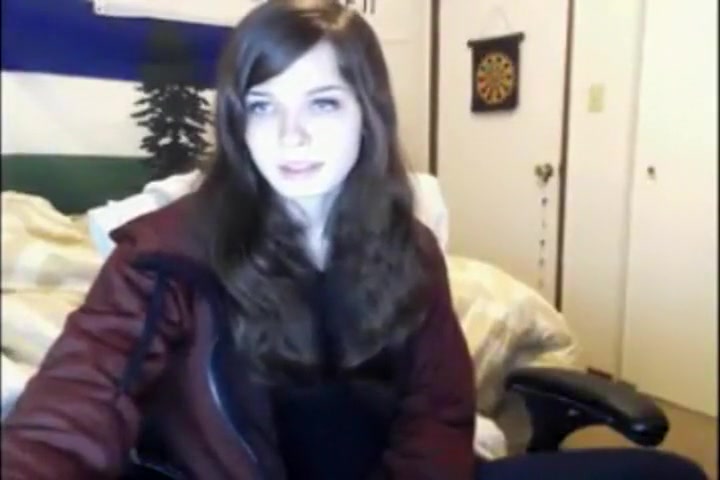 Blue Eyes Beauty Undressing On Cam