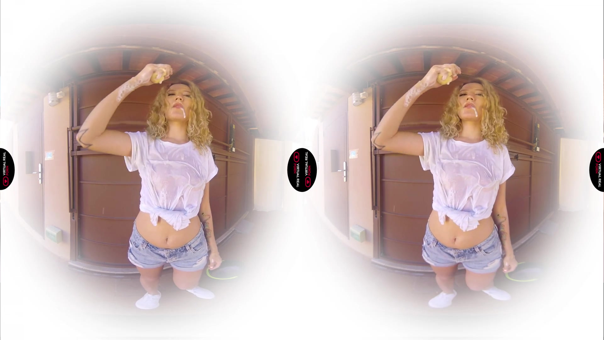 Juan Lucho Stasy Riviera in Car washing - VirtualRealPorn