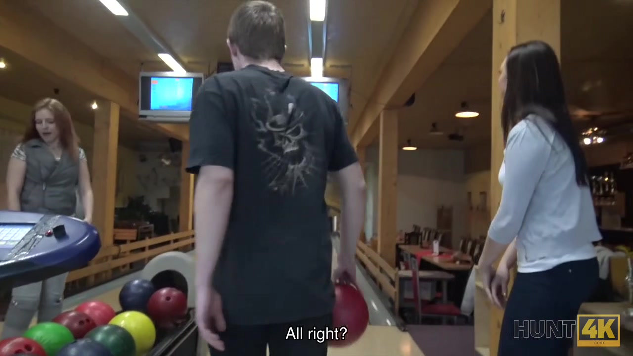 HUNT4K. Money helped hunter score successful strike in bowling bar
