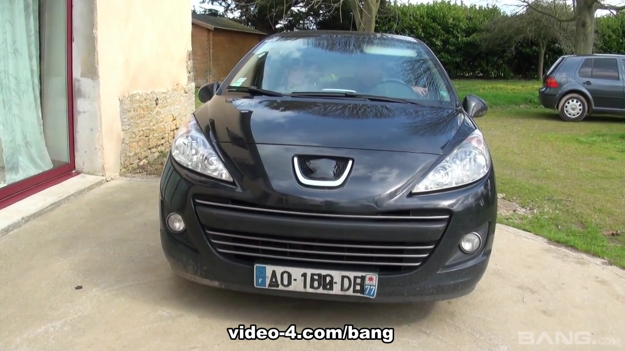 Savanah Dhior gets fucked on the hood of her car in broad daylight - BANG!