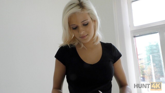 HUNT4K. Hunter gives money to teen 18+ blonde babe to open locked door