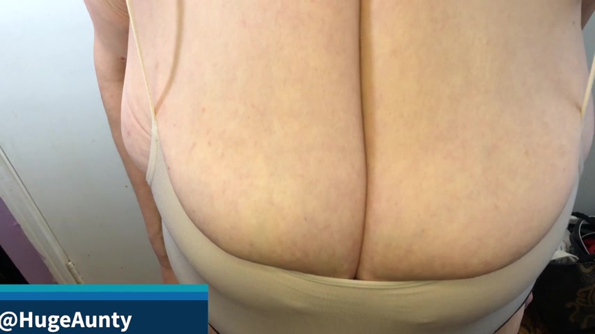 Mrs Huge Auntys Story - SecretHandful