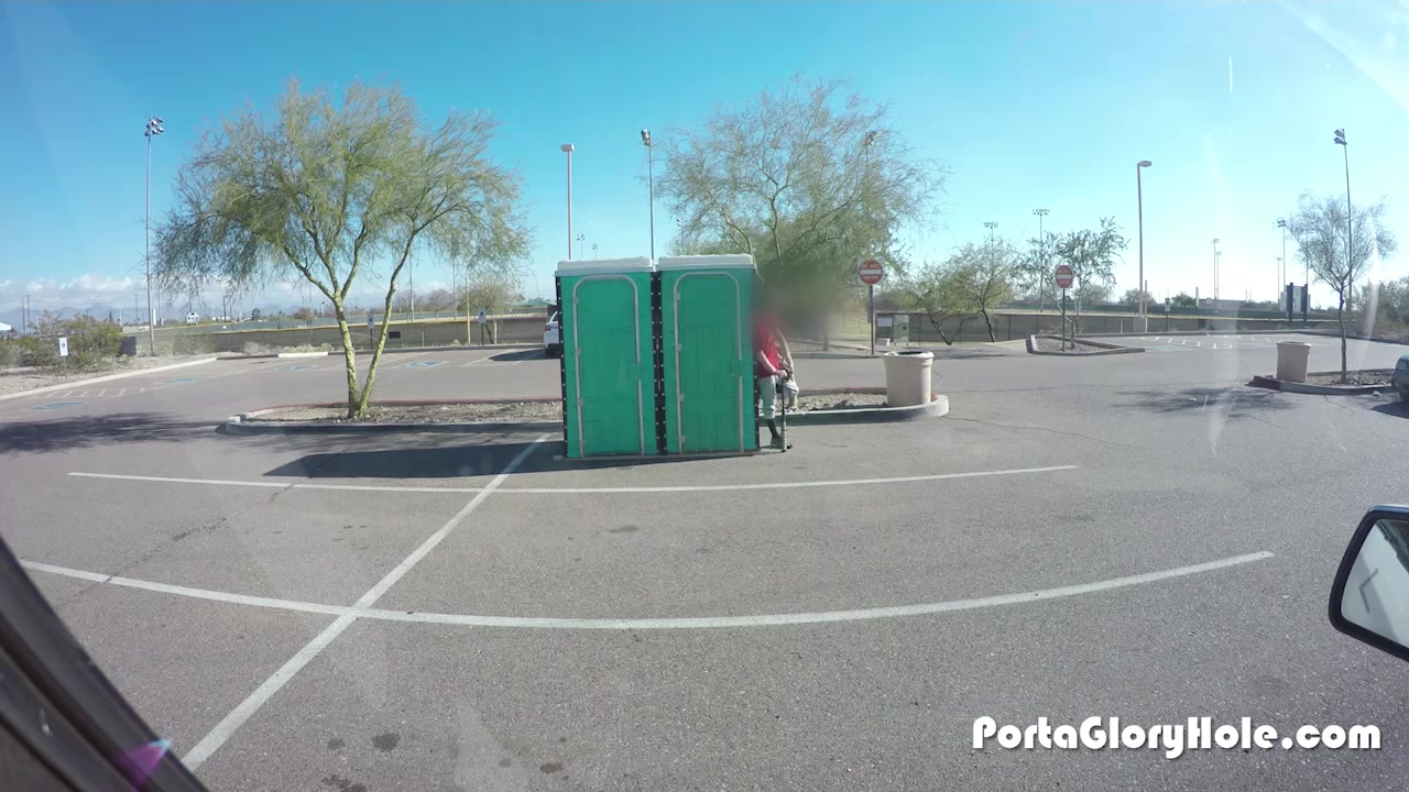 Porta Gloryhole Chubby slut in public GH