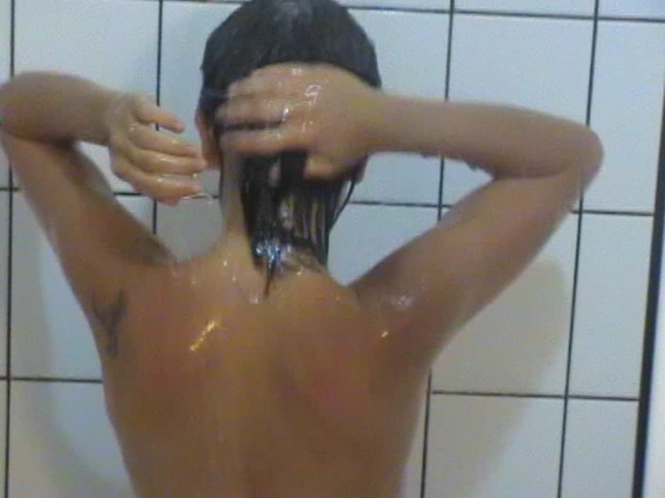 Leony April in homemade video showing a chick masturbating